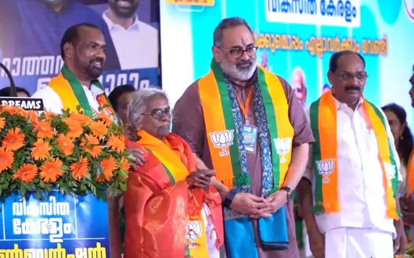 ക്ഷേമപെന്‍ഷന്‍ മുടങ്ങിയതിനെതിരെ സമരം ചെയ്ത മറിയക്കുട്ടി ബിജെപിയില്‍ ചേര്‍ന്നു; രാജീവ് ചന്ദ്രശേഖറില്‍ നിന്നാണ് അംഗത്വം സ്വീകരിച്ചത്